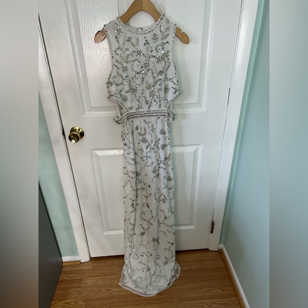 Mac Duggal NWOT Beaded High Neck Cut Out Column Dress 4 - Picture 5 of 11